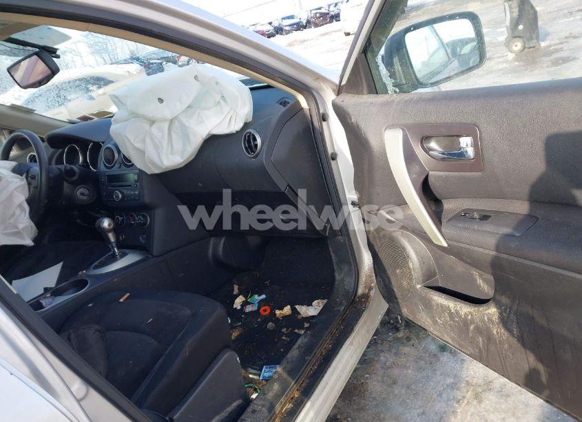 Photo 5 of 2010 Nissan Rogue S (VIN JN8AS5MV4AW609001)