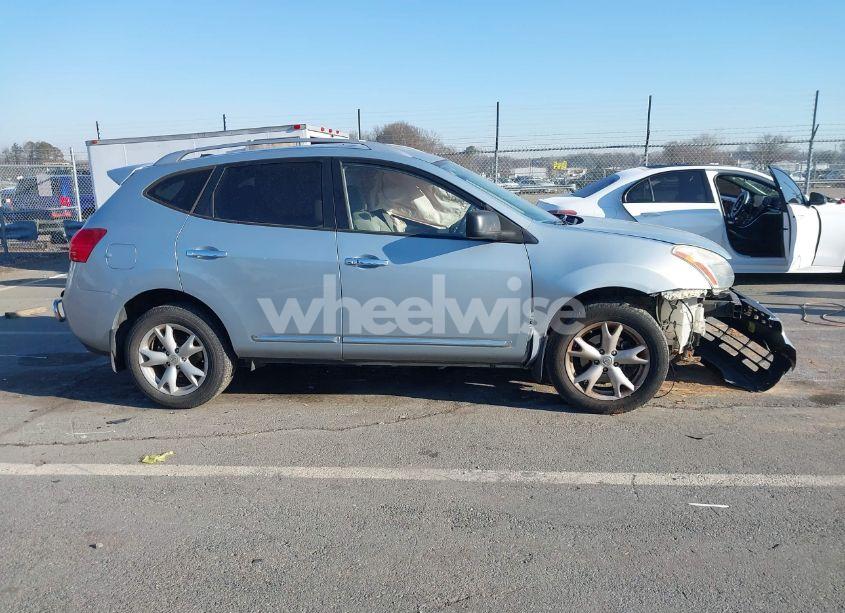 Photo 13 of 2011 Nissan Rogue SV (VIN JN8AS5MV4BW302946)