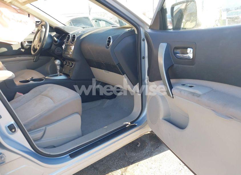 Photo 5 of 2011 Nissan Rogue SV (VIN JN8AS5MV4BW302946)