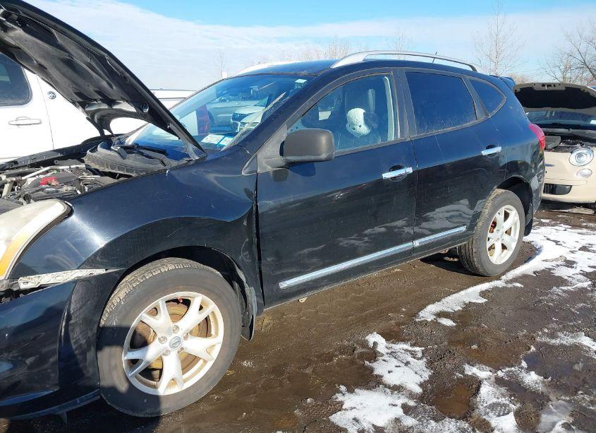 Photo 2 of 2011 Nissan Rogue SV (VIN JN8AS5MV4BW667319)