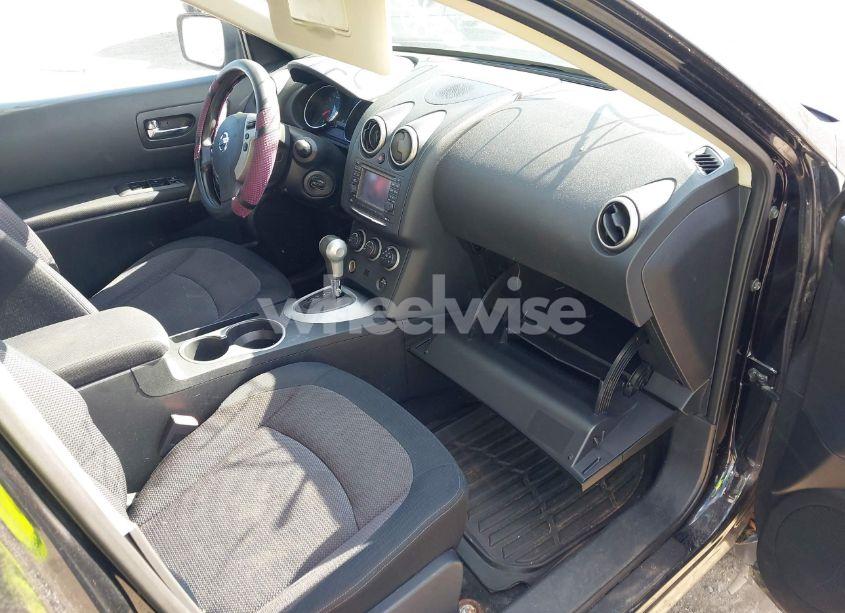 Photo 5 of 2011 Nissan Rogue SV (VIN JN8AS5MV4BW671516)