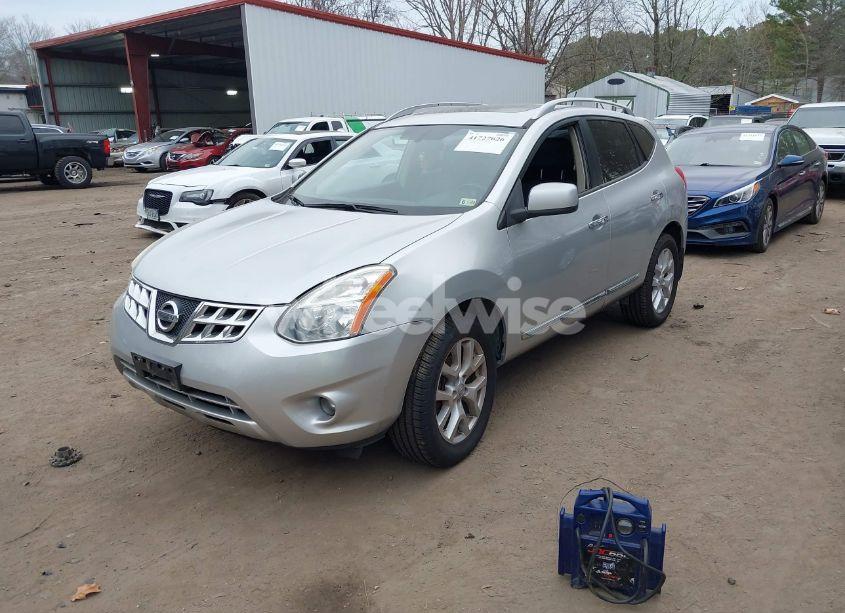 Photo 2 of 2011 Nissan Rogue SV (VIN JN8AS5MV4BW684136)