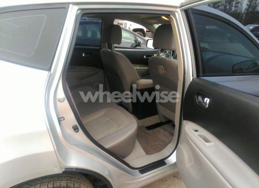 Photo 8 of 2013 Nissan Rogue S (VIN JN8AS5MV4DW104130)