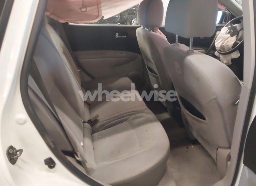 Photo 8 of 2013 Nissan Rogue S (VIN JN8AS5MV4DW109747)