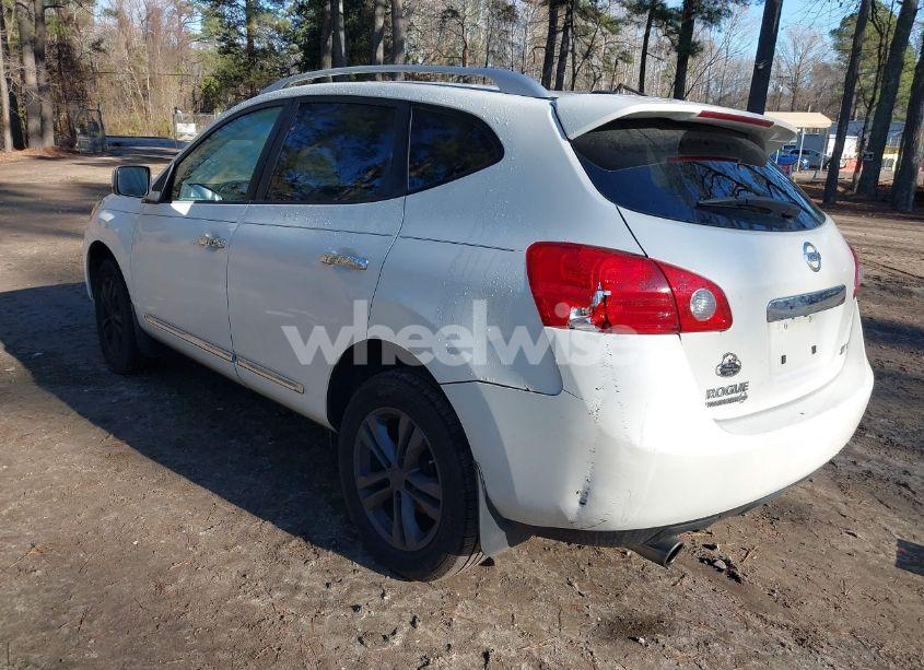 Photo 3 of 2013 Nissan Rogue SV (VIN JN8AS5MV4DW115404)