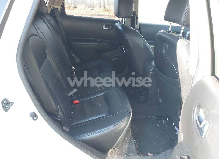 Photo 8 of 2013 Nissan Rogue SV (VIN JN8AS5MV4DW115404)