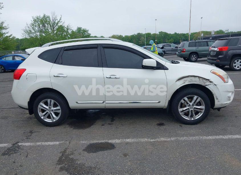Photo 13 of 2013 Nissan Rogue SV (VIN JN8AS5MV4DW117105)