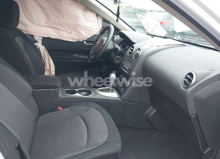 Photo 5 of 2013 Nissan Rogue SV (VIN JN8AS5MV4DW117105)