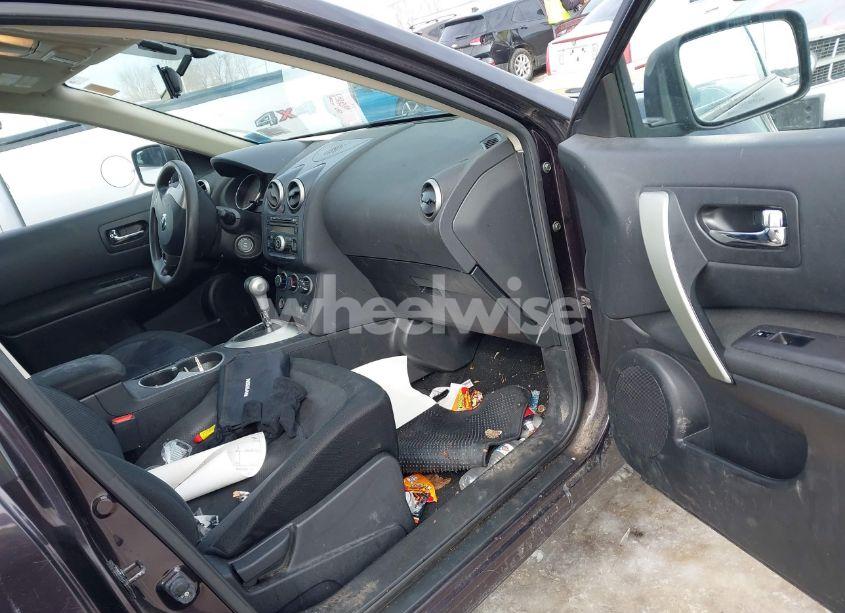 Photo 5 of 2013 Nissan Rogue S (VIN JN8AS5MV4DW138925)