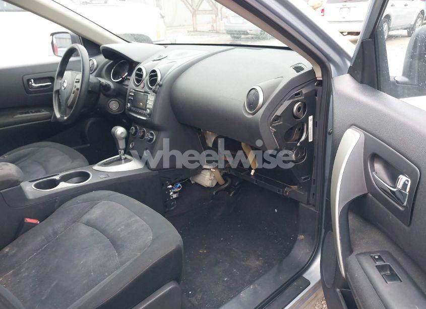 Photo 5 of 2013 Nissan Rogue S (VIN JN8AS5MV4DW142831)