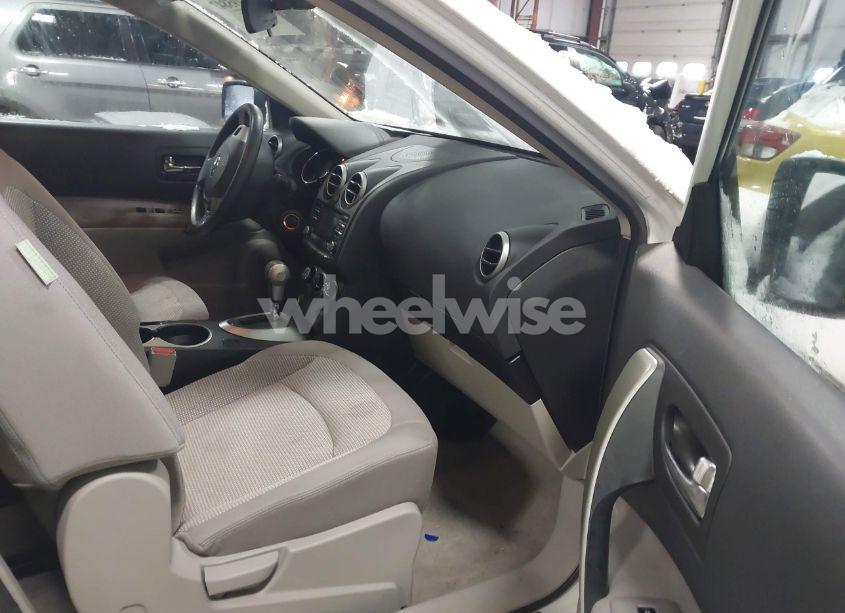 Photo 5 of 2013 Nissan Rogue SV (VIN JN8AS5MV4DW623534)