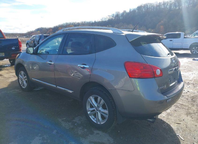 Photo 3 of 2013 Nissan Rogue SV (VIN JN8AS5MV4DW628460)