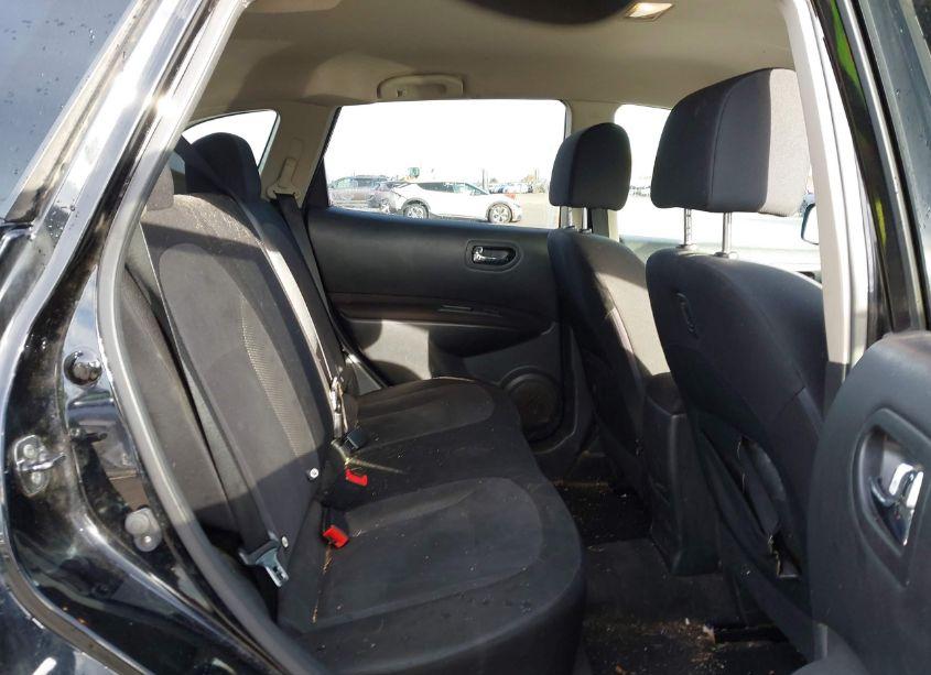 Photo 8 of 2013 Nissan Rogue S (VIN JN8AS5MV4DW632590)