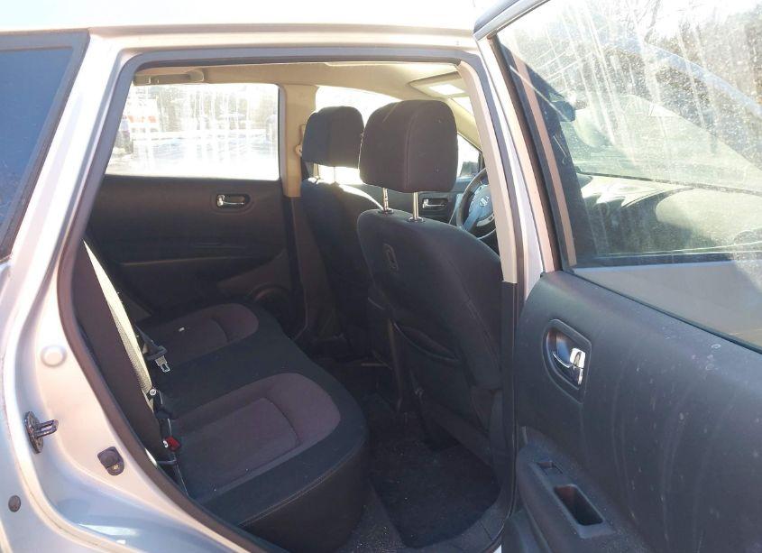 Photo 8 of 2013 Nissan Rogue SV (VIN JN8AS5MV4DW640933)