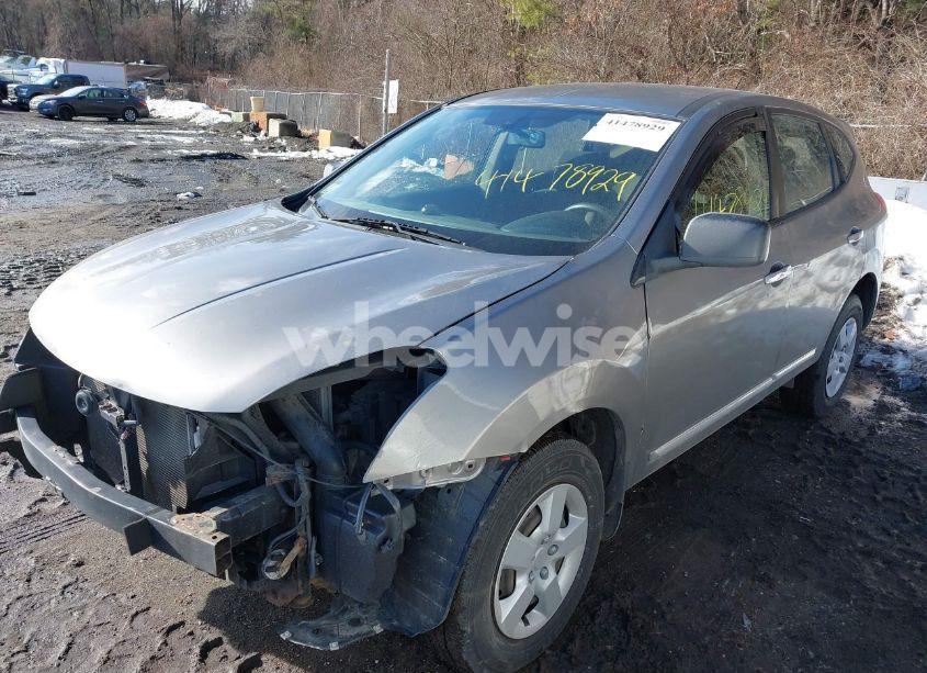 Photo 2 of 2013 Nissan Rogue S (VIN JN8AS5MV4DW646375)