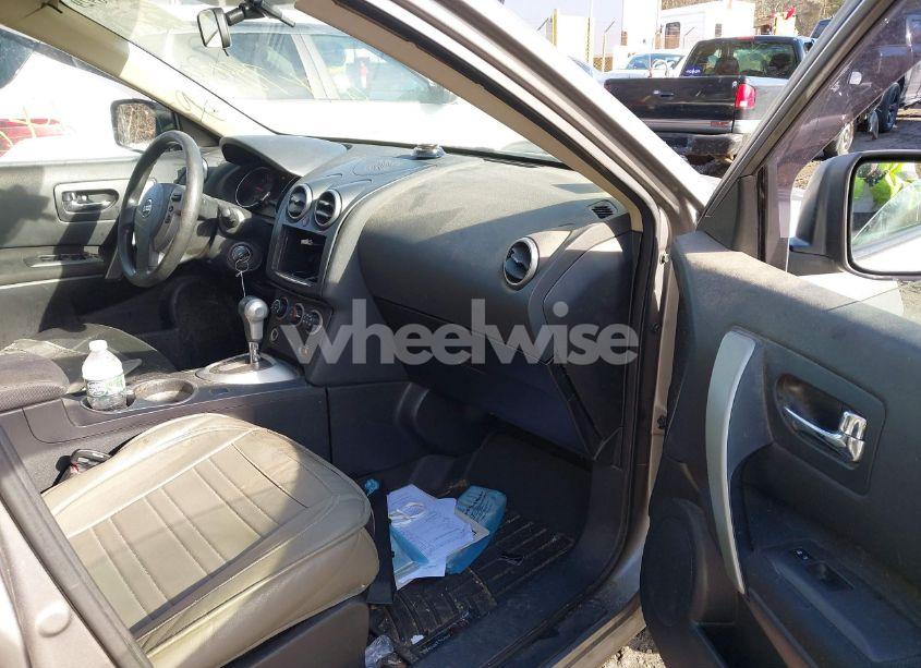 Photo 5 of 2013 Nissan Rogue S (VIN JN8AS5MV4DW646375)