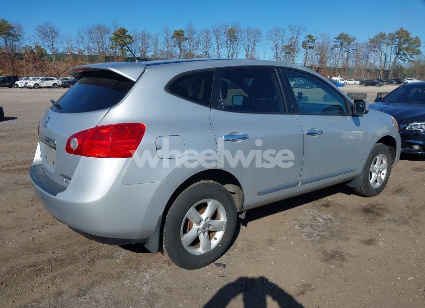 Photo 4 of 2013 Nissan Rogue S (VIN JN8AS5MV4DW647834)