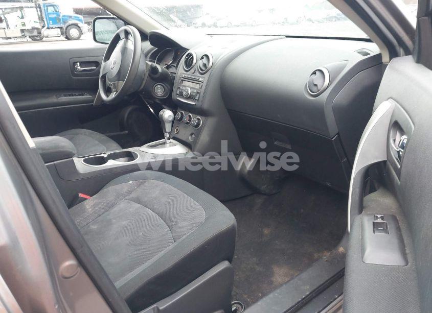 Photo 5 of 2013 Nissan Rogue S (VIN JN8AS5MV4DW648157)