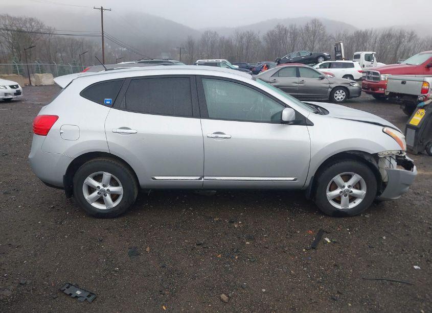 Photo 13 of 2013 Nissan Rogue S (VIN JN8AS5MV4DW648854)