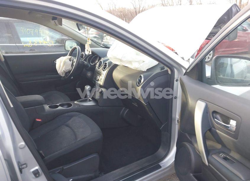 Photo 5 of 2013 Nissan Rogue S (VIN JN8AS5MV4DW660177)