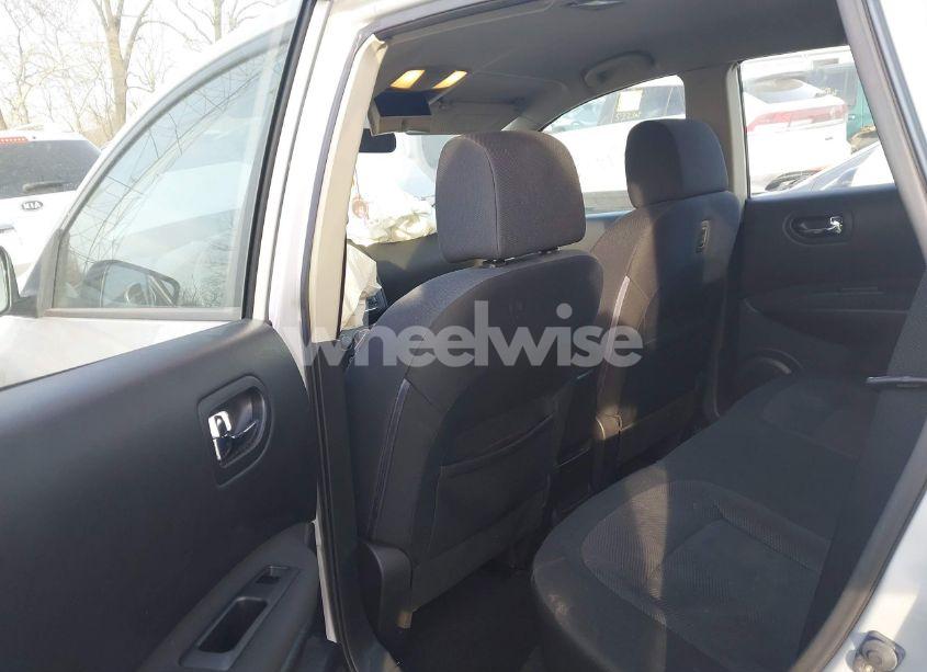 Photo 8 of 2013 Nissan Rogue S (VIN JN8AS5MV4DW660177)