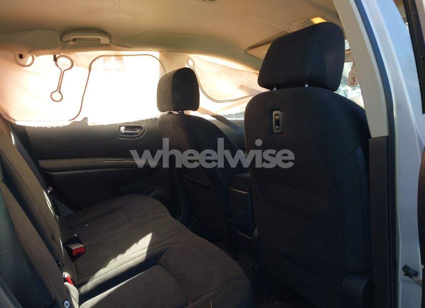 Photo 8 of 2014 Nissan Rogue SELECT S (VIN JN8AS5MV4EW714806)