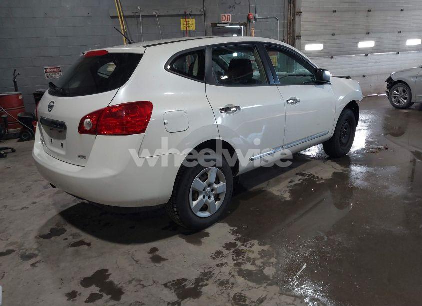 Photo 4 of 2015 Nissan Rogue SELECT S (VIN JN8AS5MV4FW254113)