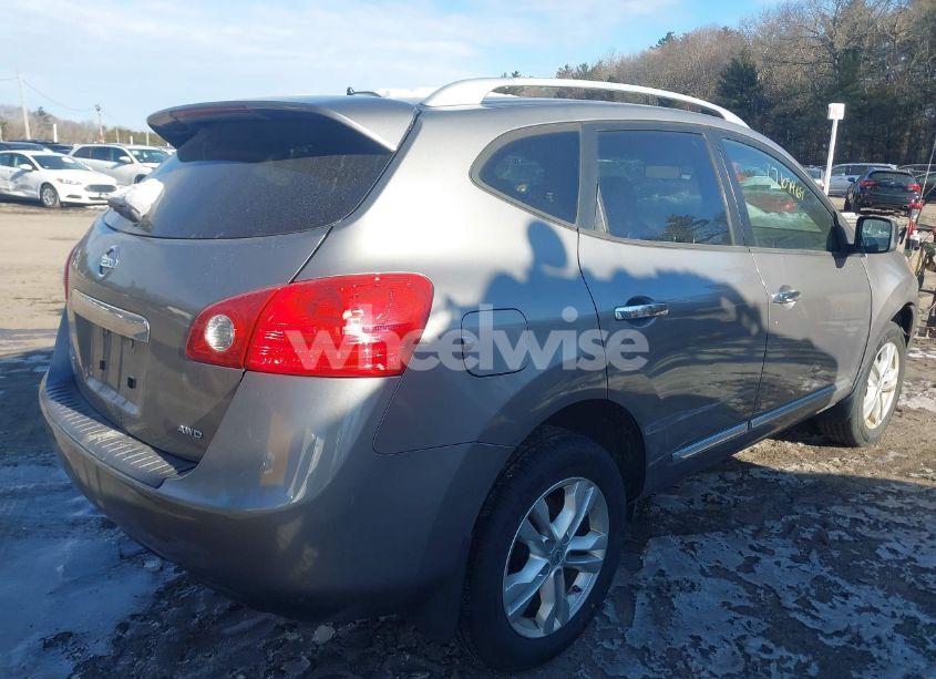 Photo 4 of 2015 Nissan Rogue SELECT S (VIN JN8AS5MV4FW257982)