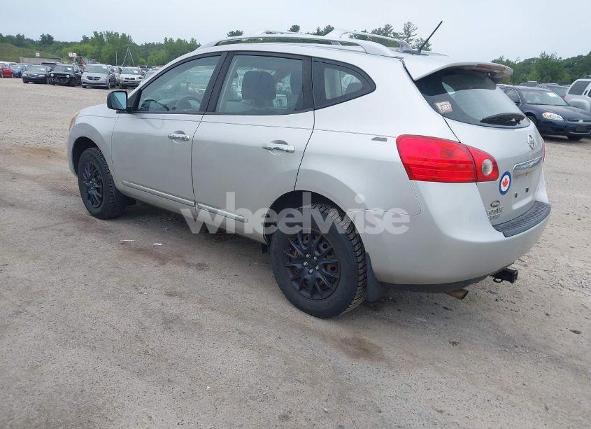 Photo 3 of 2015 Nissan Rogue SELECT S (VIN JN8AS5MV4FW259182)