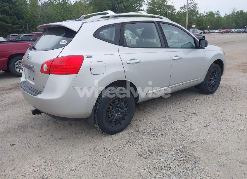 Photo 4 of 2015 Nissan Rogue SELECT S (VIN JN8AS5MV4FW259182)