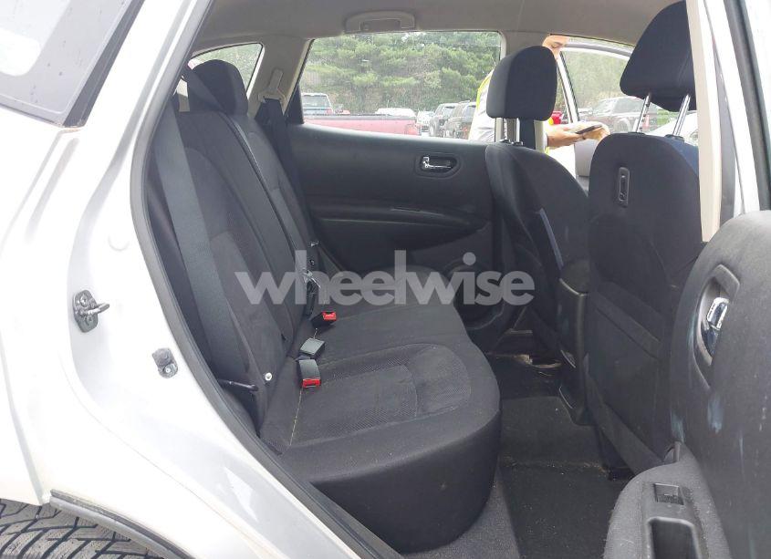 Photo 8 of 2015 Nissan Rogue SELECT S (VIN JN8AS5MV4FW259182)