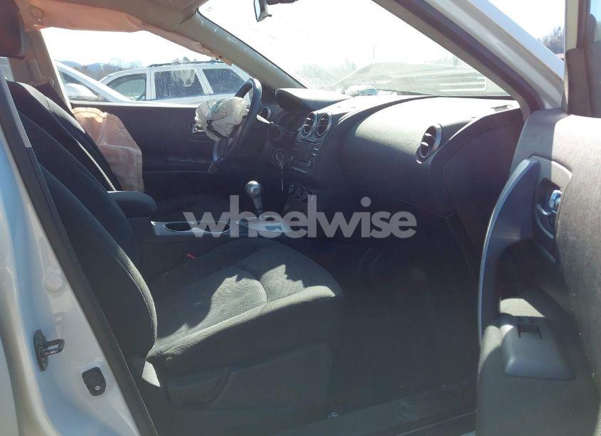 Photo 5 of 2015 Nissan Rogue SELECT S (VIN JN8AS5MV4FW750593)