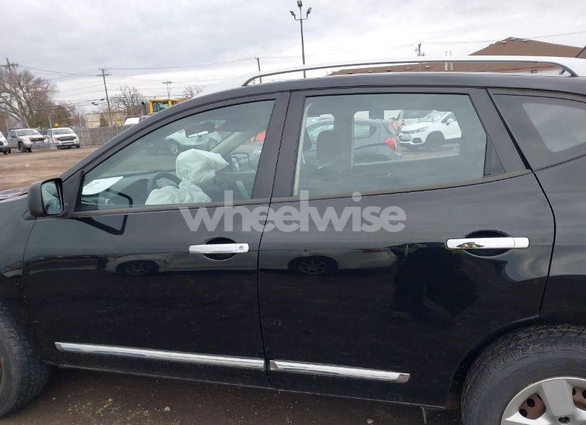 Photo 14 of 2015 Nissan Rogue SELECT S (VIN JN8AS5MV4FW755485)