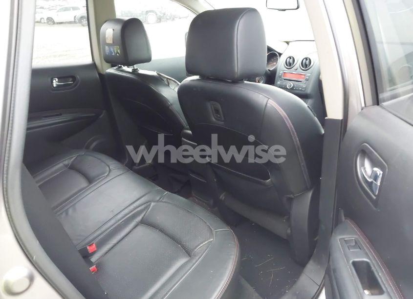 Photo 8 of 2010 Nissan Rogue SL (VIN JN8AS5MV5AW111583)