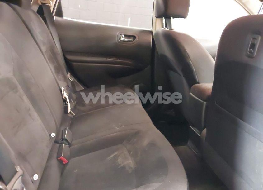 Photo 8 of 2010 Nissan Rogue S (VIN JN8AS5MV5AW135902)