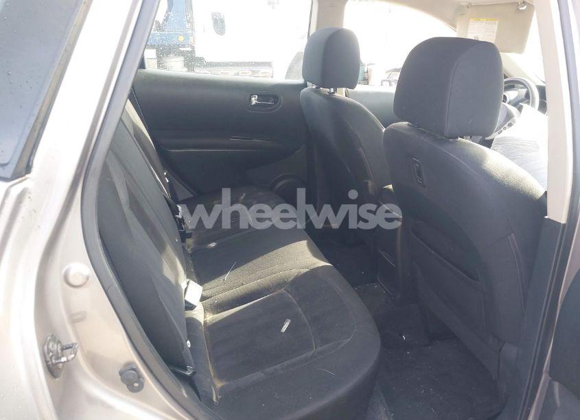 Photo 8 of 2010 Nissan Rogue S (VIN JN8AS5MV5AW606334)