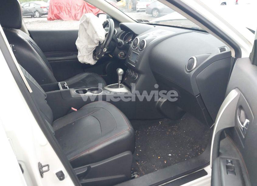 Photo 5 of 2011 Nissan Rogue SV (VIN JN8AS5MV5BW263817)