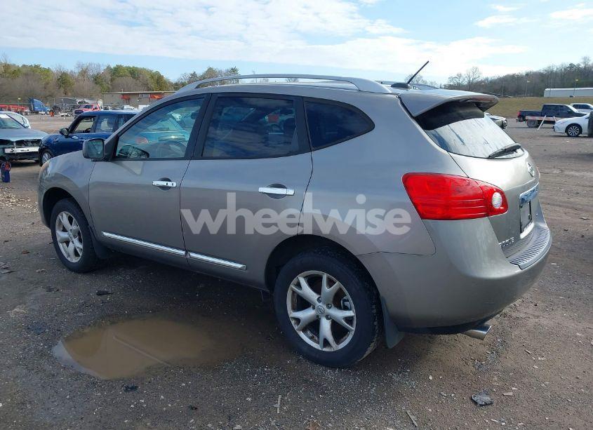 Photo 3 of 2011 Nissan Rogue SV (VIN JN8AS5MV5BW312403)