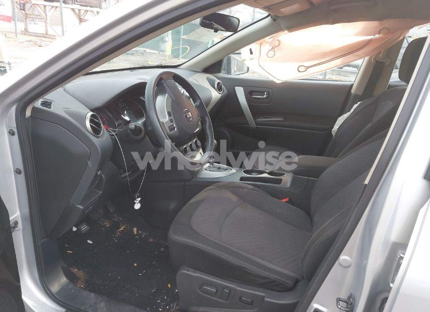 Photo 5 of 2011 Nissan Rogue SV (VIN JN8AS5MV5BW689006)