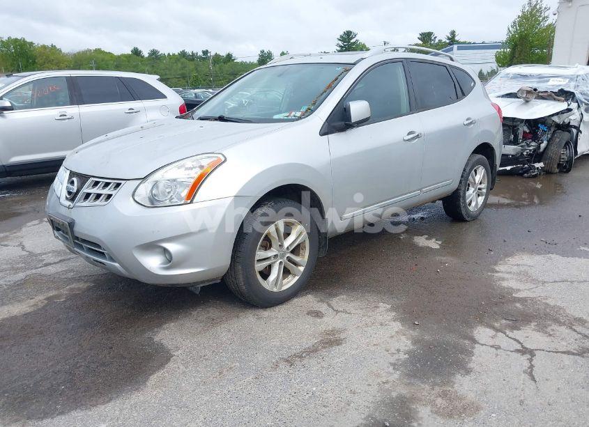 Photo 2 of 2013 Nissan Rogue SV (VIN JN8AS5MV5DW133085)