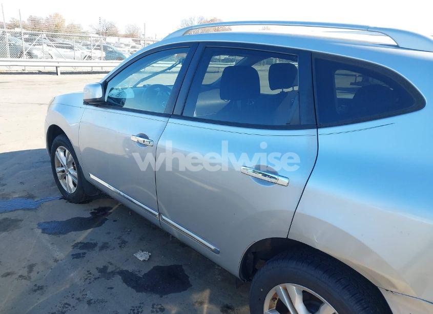 Photo 14 of 2013 Nissan Rogue SV (VIN JN8AS5MV5DW604233)