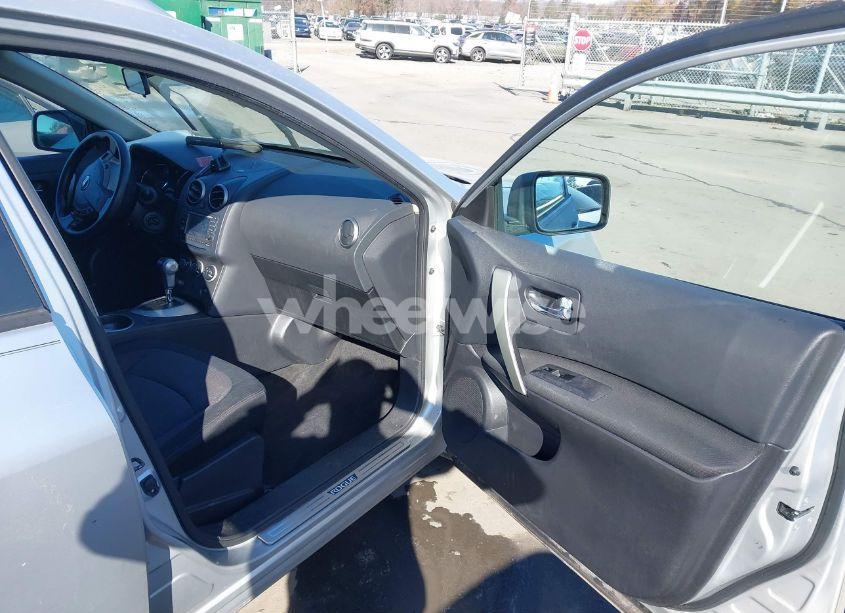 Photo 5 of 2013 Nissan Rogue SV (VIN JN8AS5MV5DW604233)