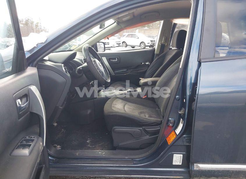 Photo 5 of 2013 Nissan Rogue S (VIN JN8AS5MV5DW608539)