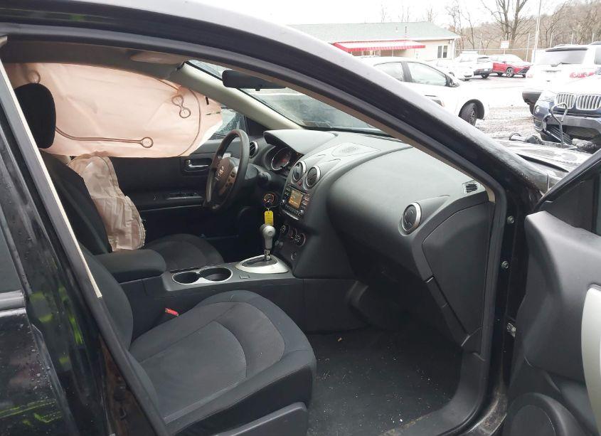 Photo 5 of 2013 Nissan Rogue S (VIN JN8AS5MV5DW616348)