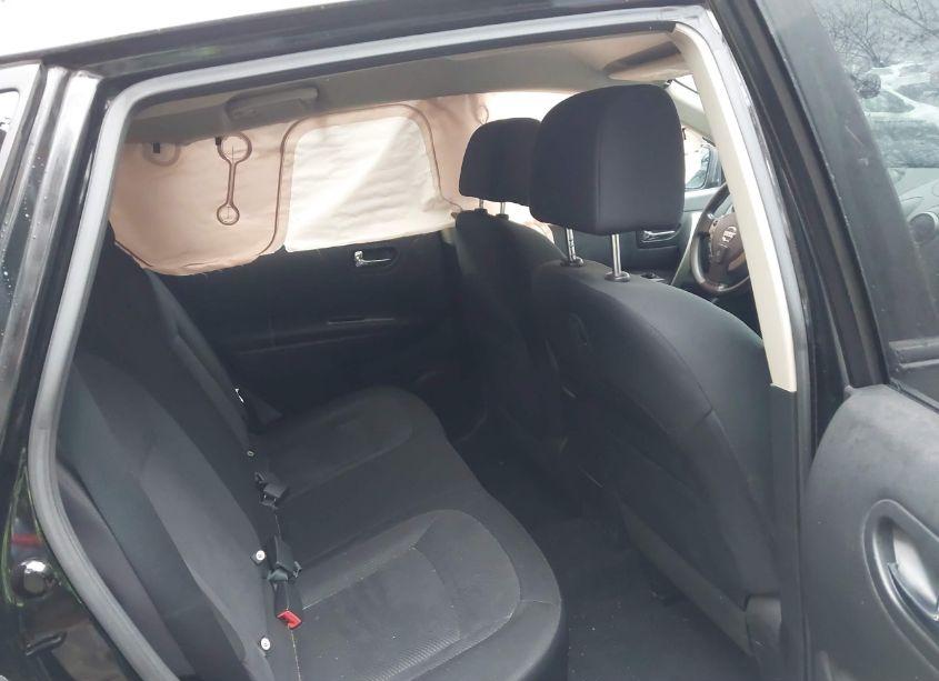 Photo 8 of 2013 Nissan Rogue S (VIN JN8AS5MV5DW616348)