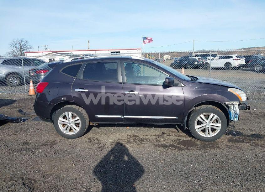 Photo 13 of 2013 Nissan Rogue SV (VIN JN8AS5MV5DW617046)