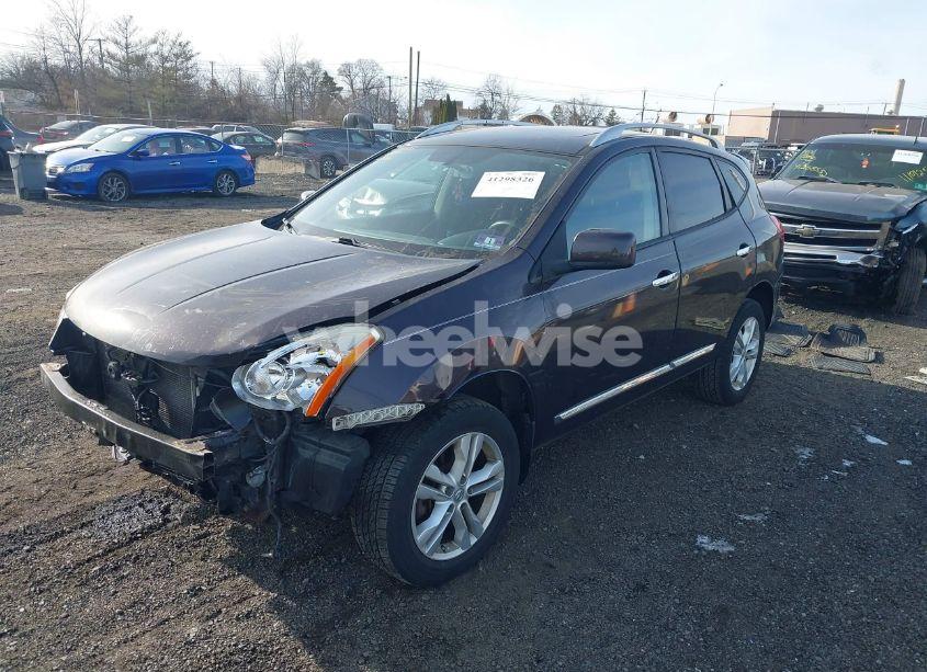 Photo 2 of 2013 Nissan Rogue SV (VIN JN8AS5MV5DW617046)