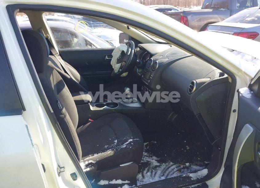 Photo 5 of 2013 Nissan Rogue S (VIN JN8AS5MV5DW622490)