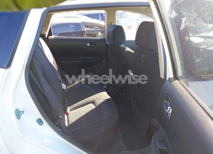 Photo 8 of 2013 Nissan Rogue S (VIN JN8AS5MV5DW622490)