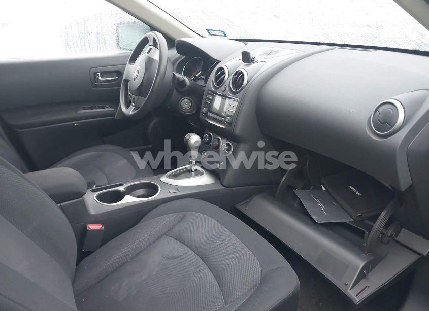 Photo 5 of 2013 Nissan Rogue S (VIN JN8AS5MV5DW624787)